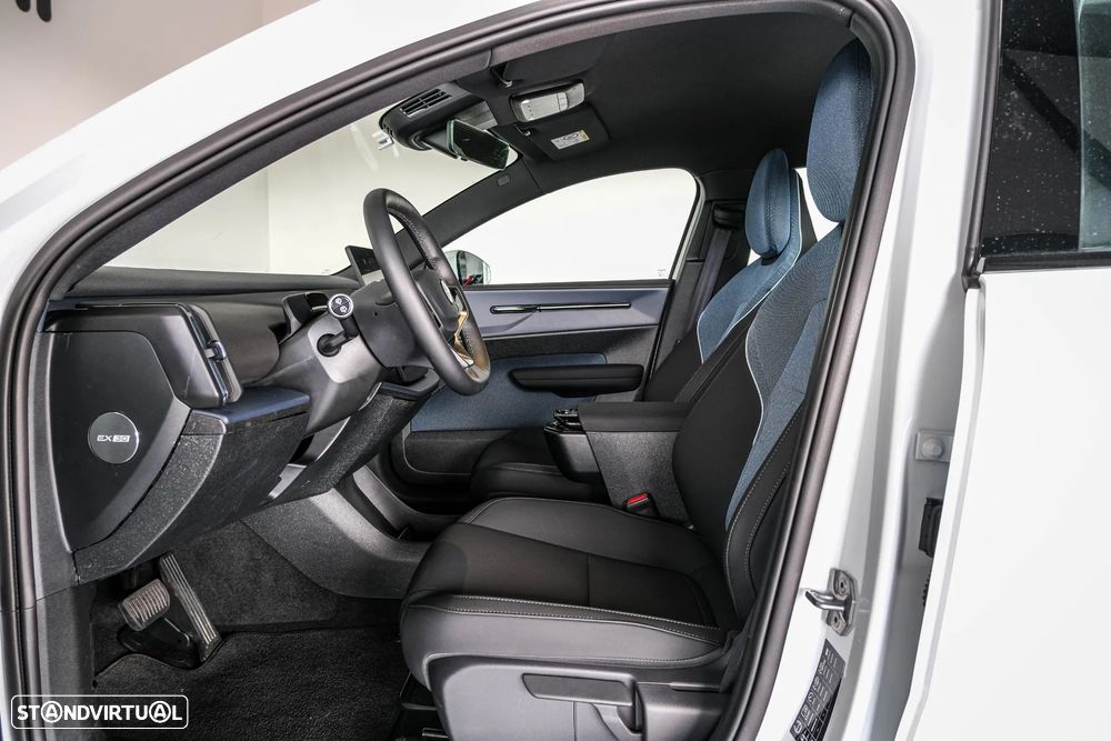 Volvo EX30 Single Motor Extended Range RWD Core - 13