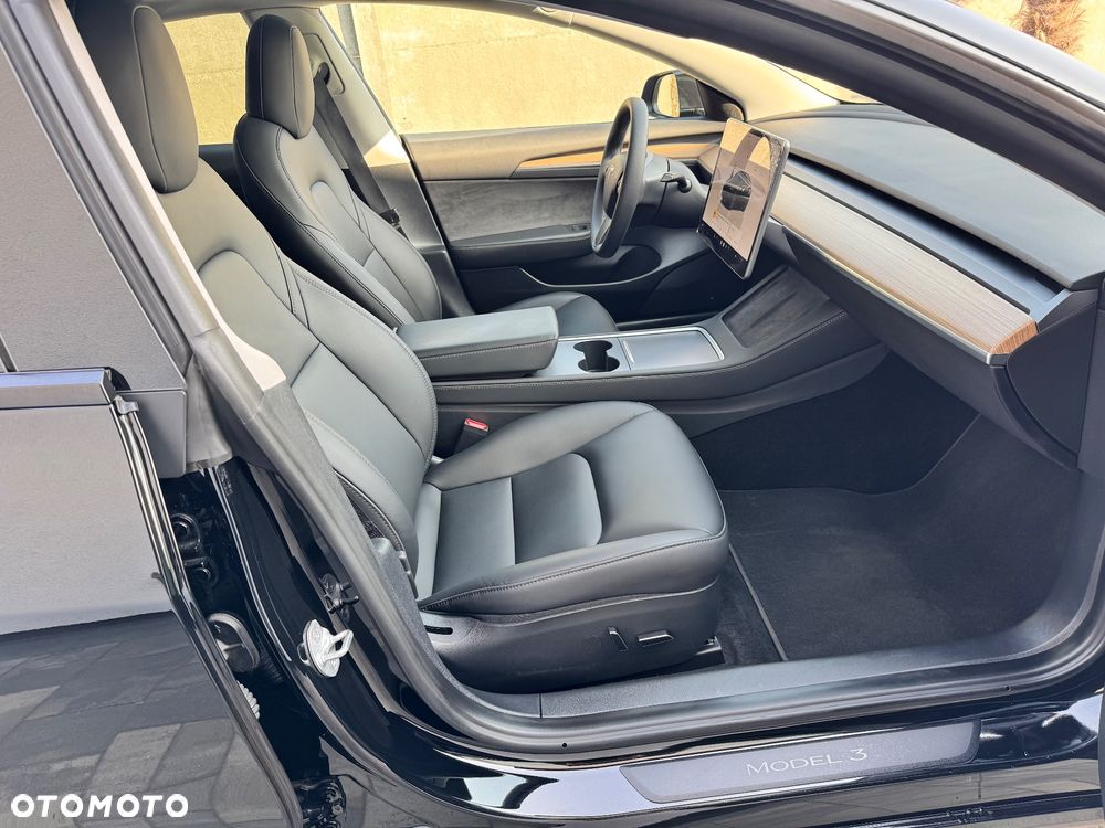Tesla Model 3 - 9
