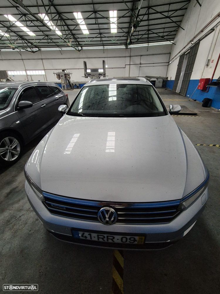 VW Passat Variant 2.0 TDI R-Line DSG 4Motion - 4