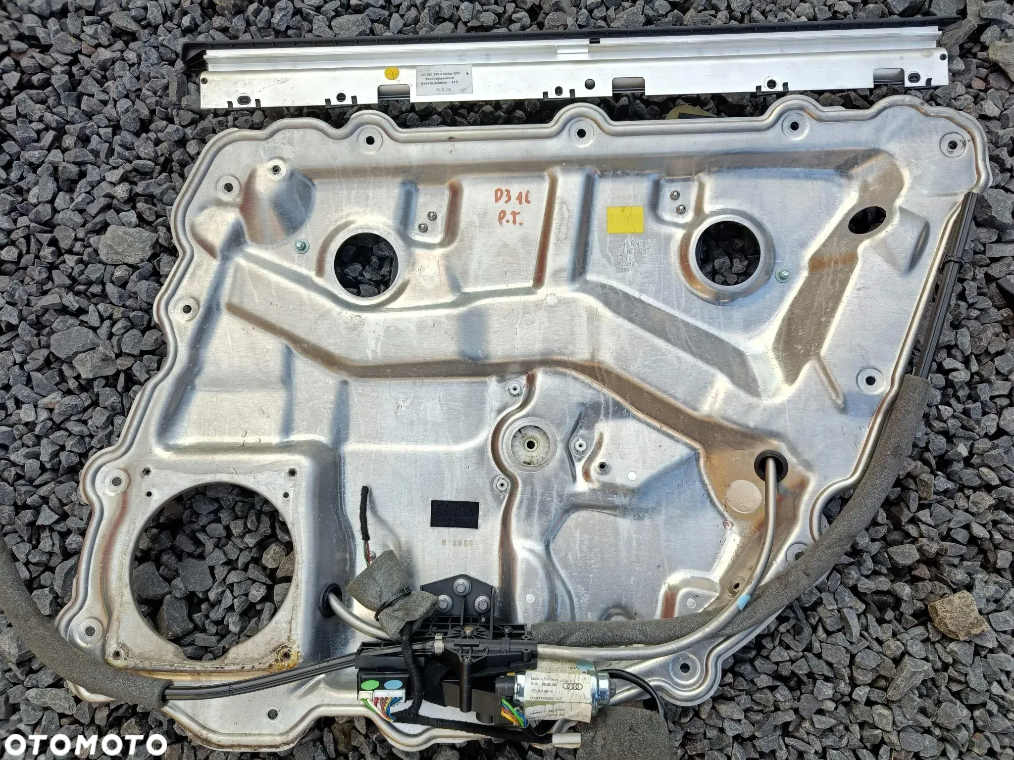 AUDI A8 D3 ROLETA ELEKTRYCZNA SZYBY BOCZNEJ LEWA PRAWA TYŁ 4E0861833G 4E08618334G - 11