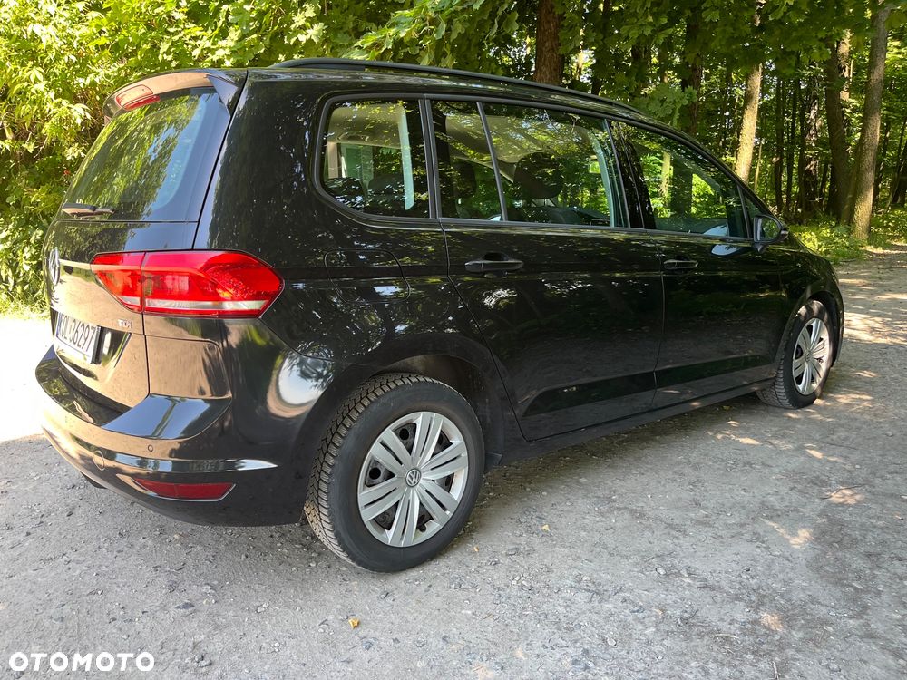 Volkswagen Touran - 4