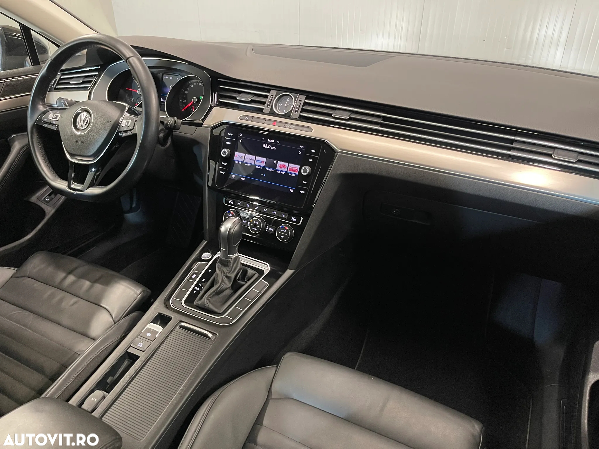 Volkswagen Passat Variant 2.0 TDI DSG Highline - 8