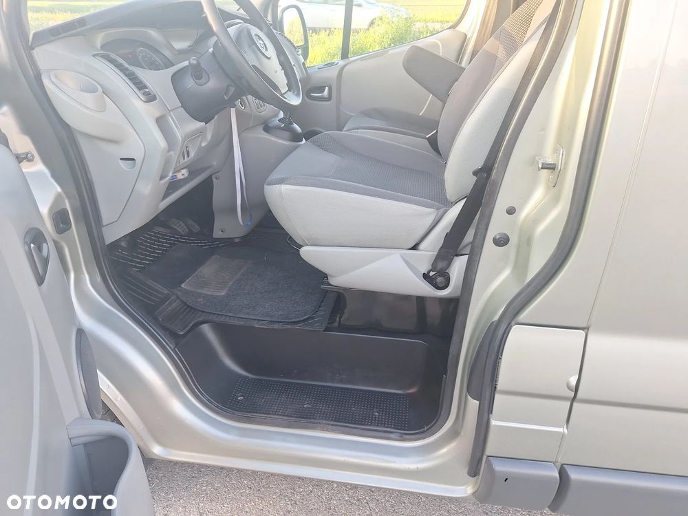 Opel Vivaro - 16