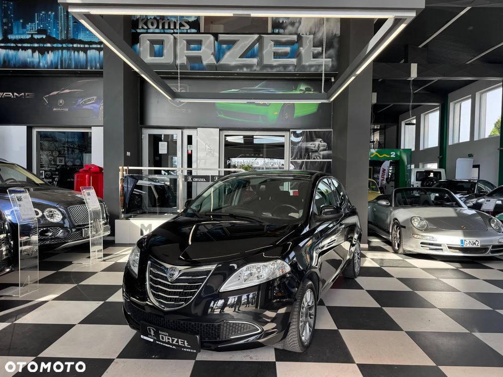 Lancia Ypsilon Y 1.2 8v Gold - 11
