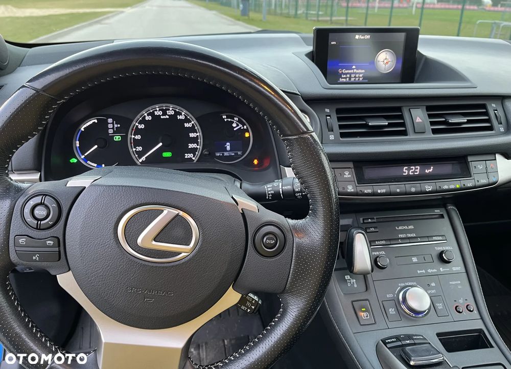 Lexus CT - 12