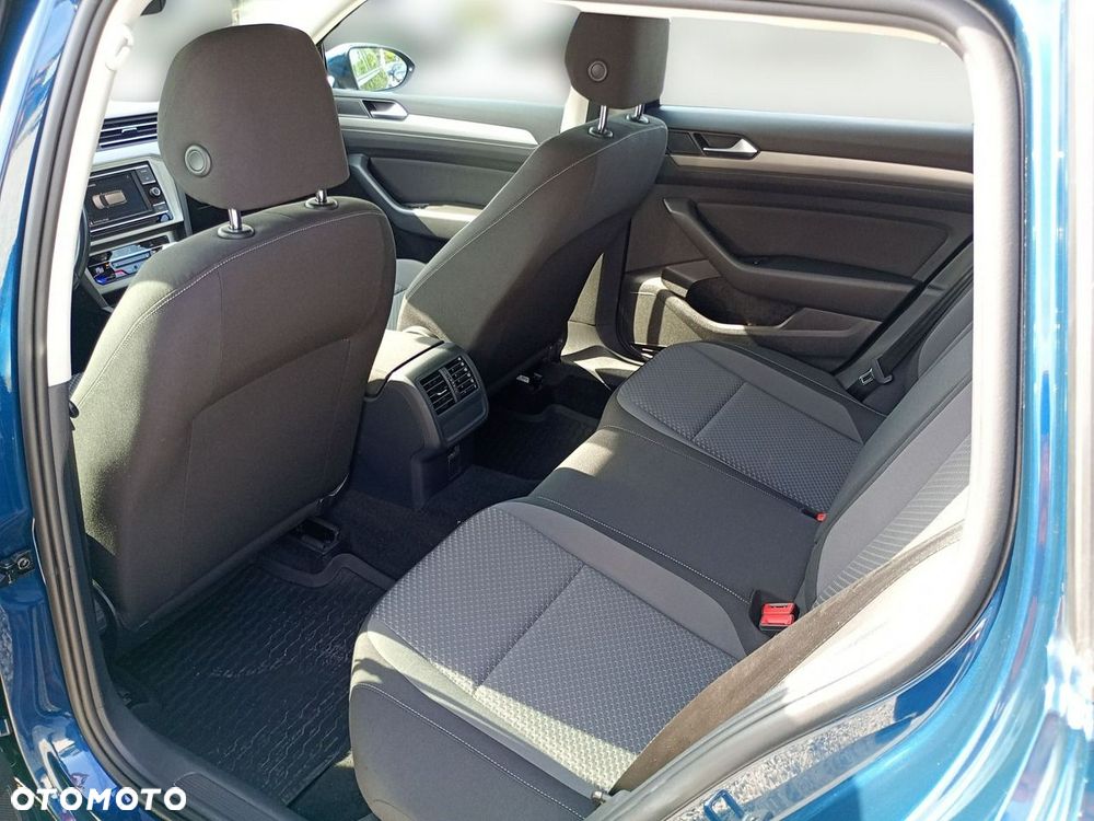 Volkswagen Passat Variant 2.0 TDI EVO Essence - 23