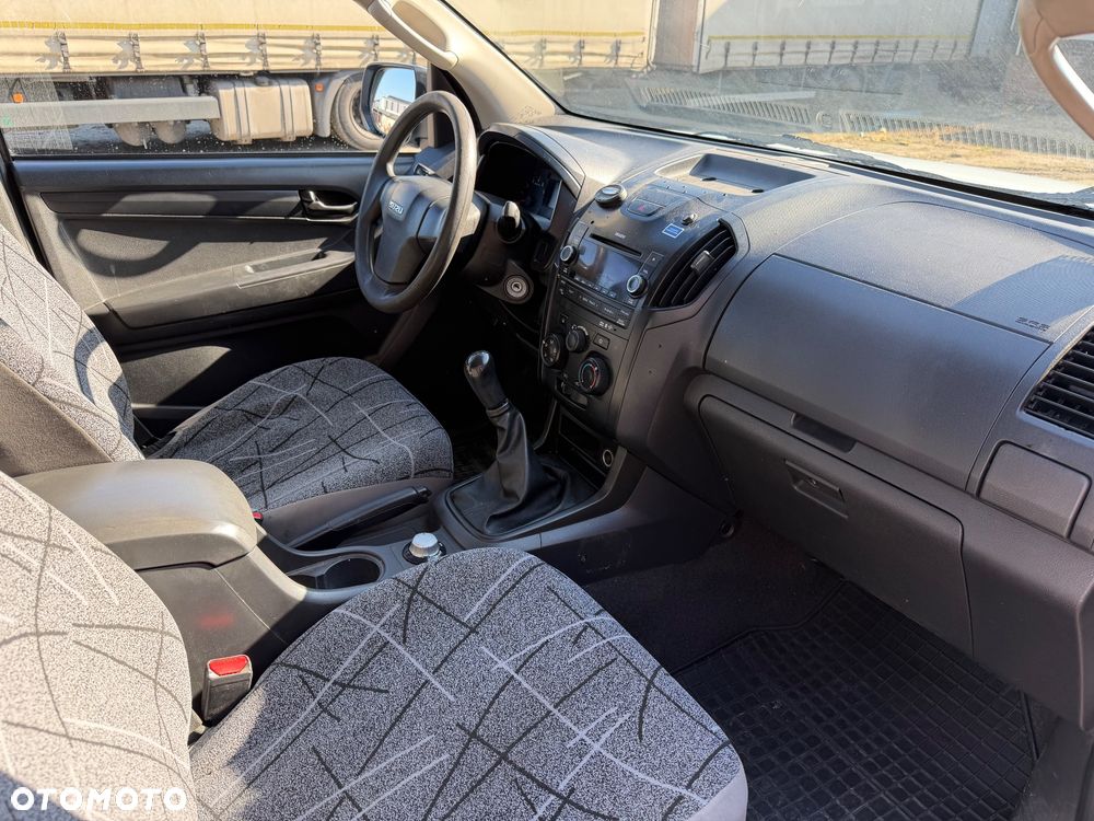 Isuzu D-Max 2.5 DC L - 11