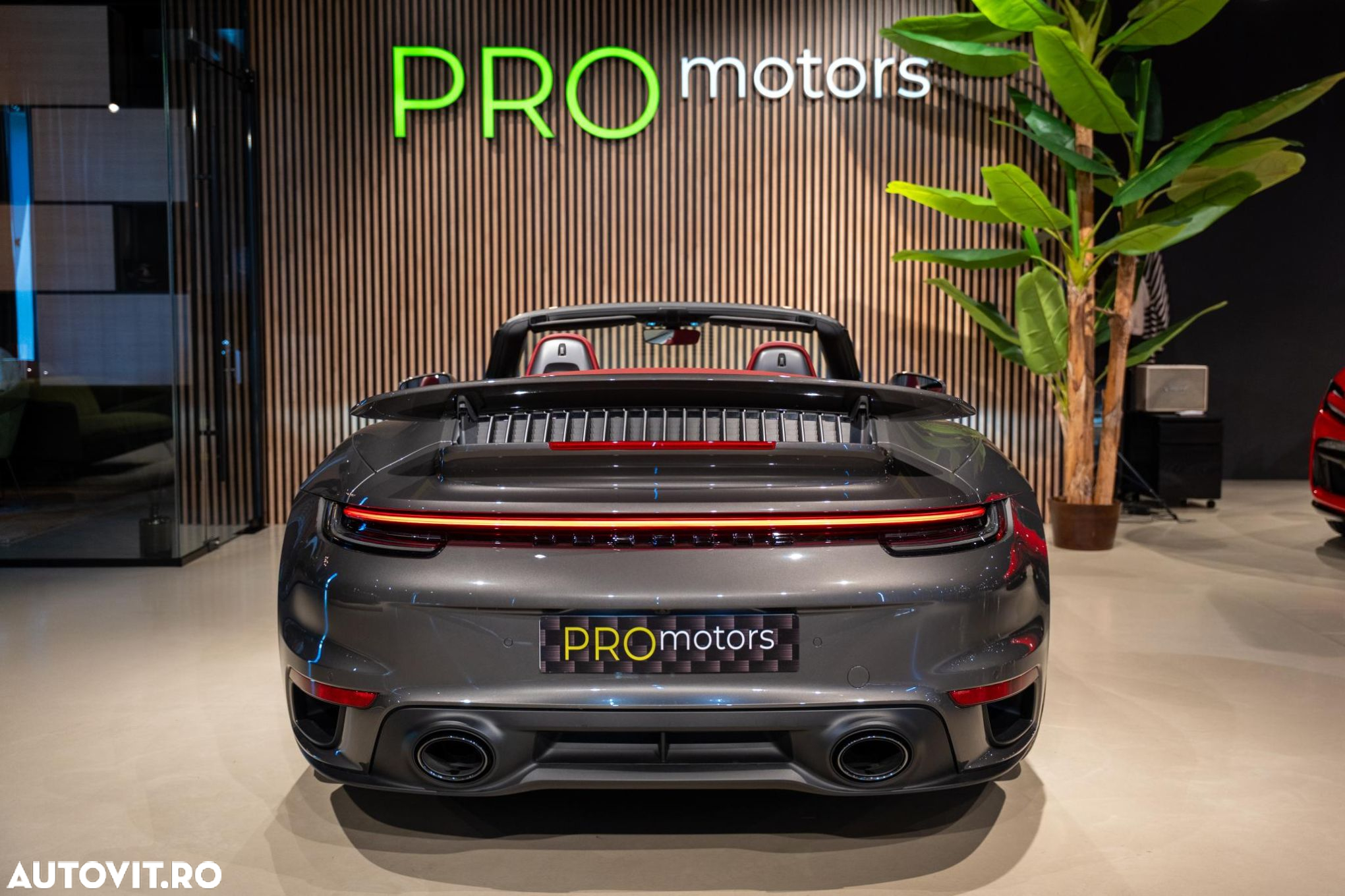 Porsche 911 - 32