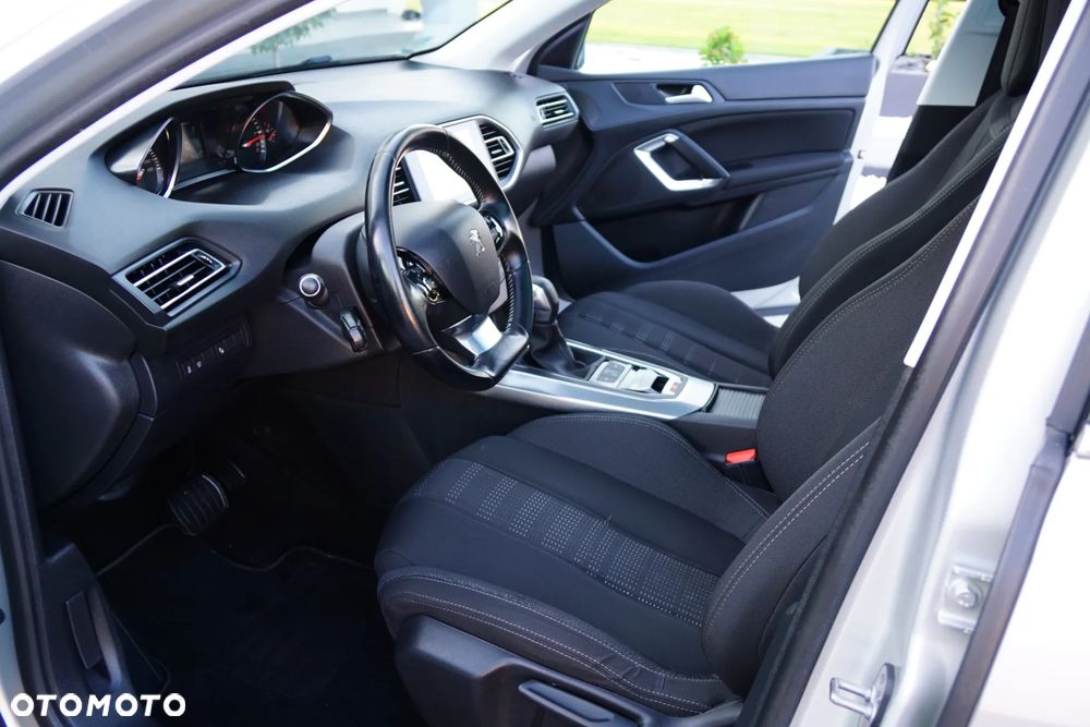 Peugeot 308 BlueHDi FAP 120 EAT6 Stop & Start Allure - 23