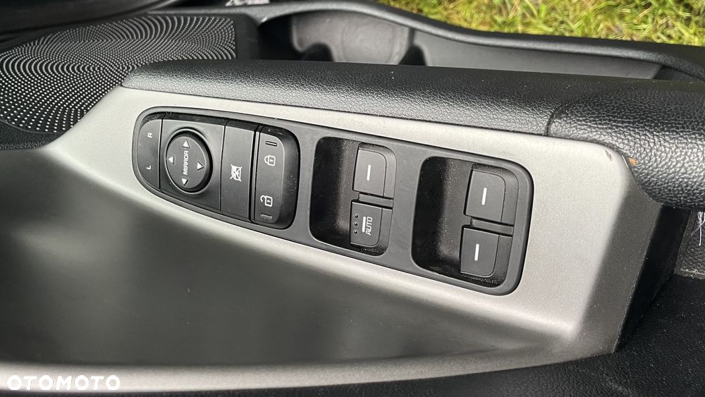 Kia Niro 1.6 GDI HEV 2WD OPF Edition 7 - 16