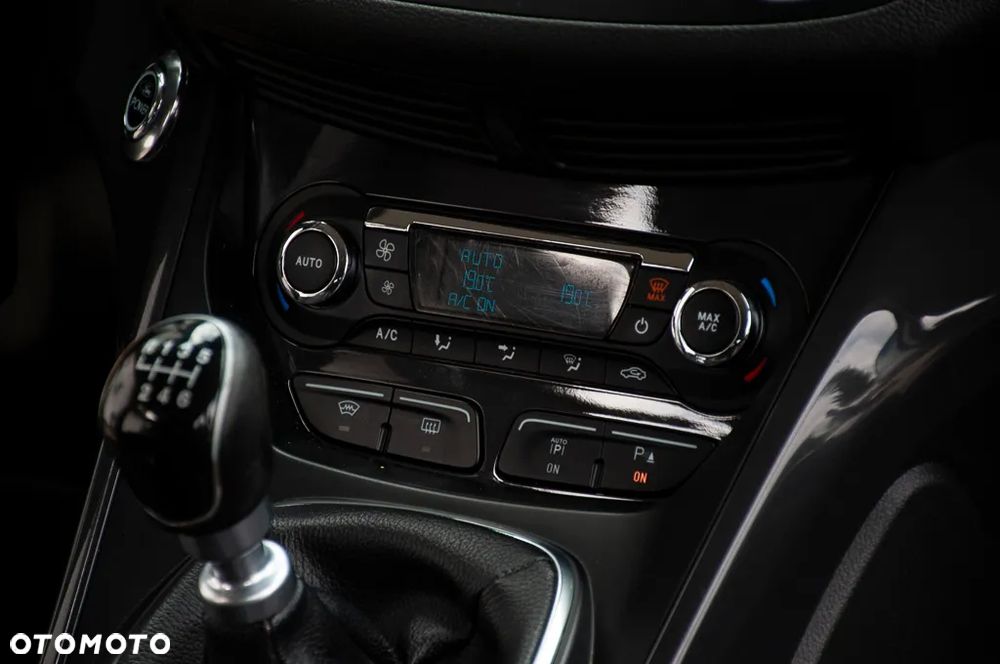 Ford Kuga 2.0 TDCi 4x4 Titanium - 26