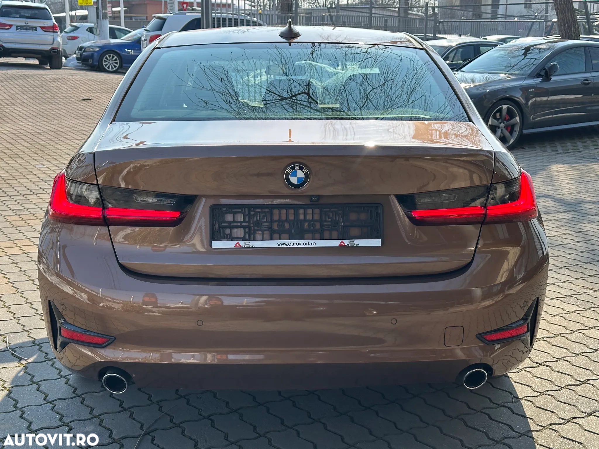 BMW Seria 3 318d Aut. - 15