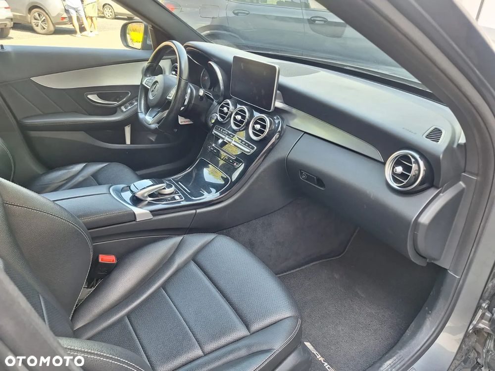 Mercedes-Benz Klasa C 250 d 4Matic T 9G-TRONIC AMG Line - 39