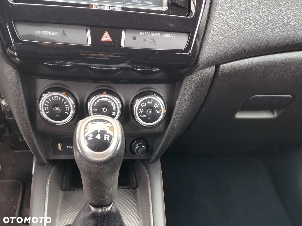 Mitsubishi ASX 1.6 Black Edition - 13