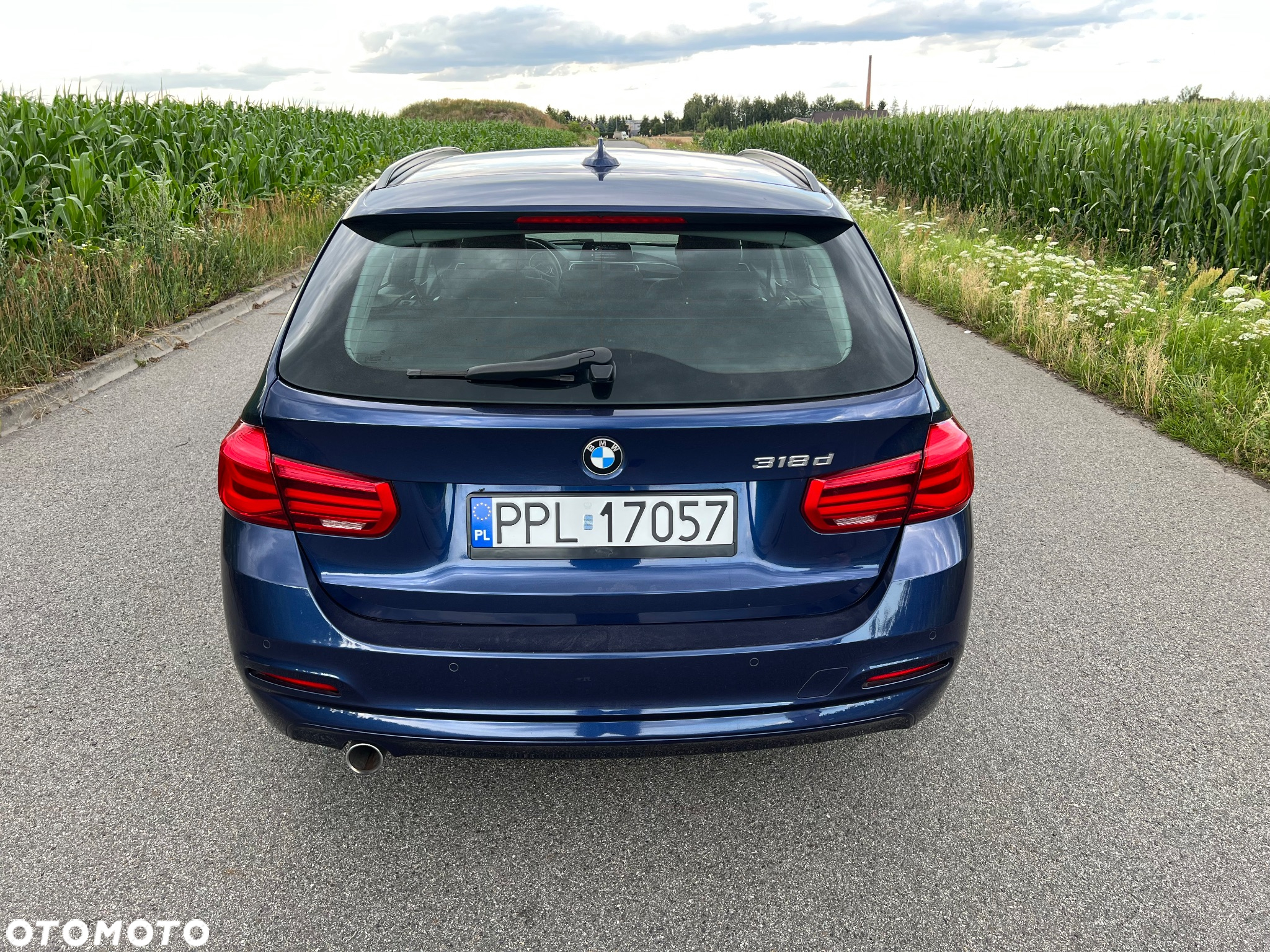 BMW Seria 3 318d Touring - 11