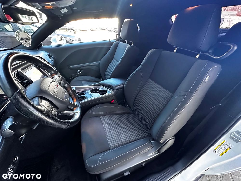 Dodge Challenger 3.6 SXT Plus - 15