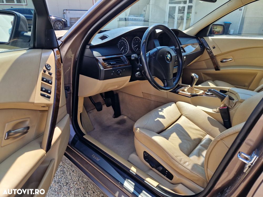 BMW Seria 5 523i - 9