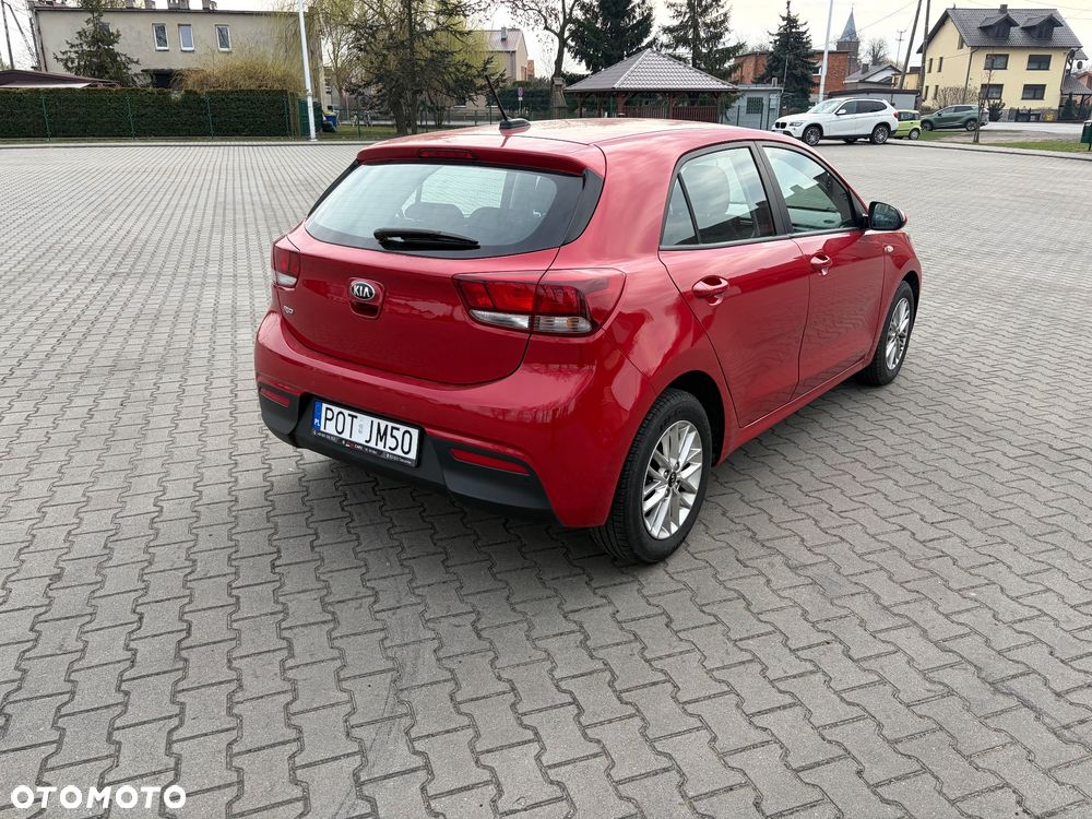 Kia Rio 1.2 L - 5