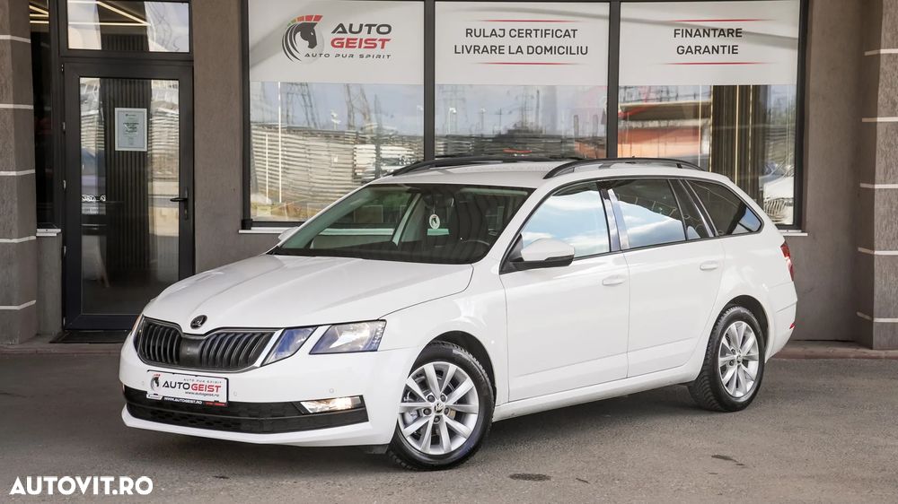 Skoda Octavia Combi Diesel 1.6 TDI DSG Ambition - 2