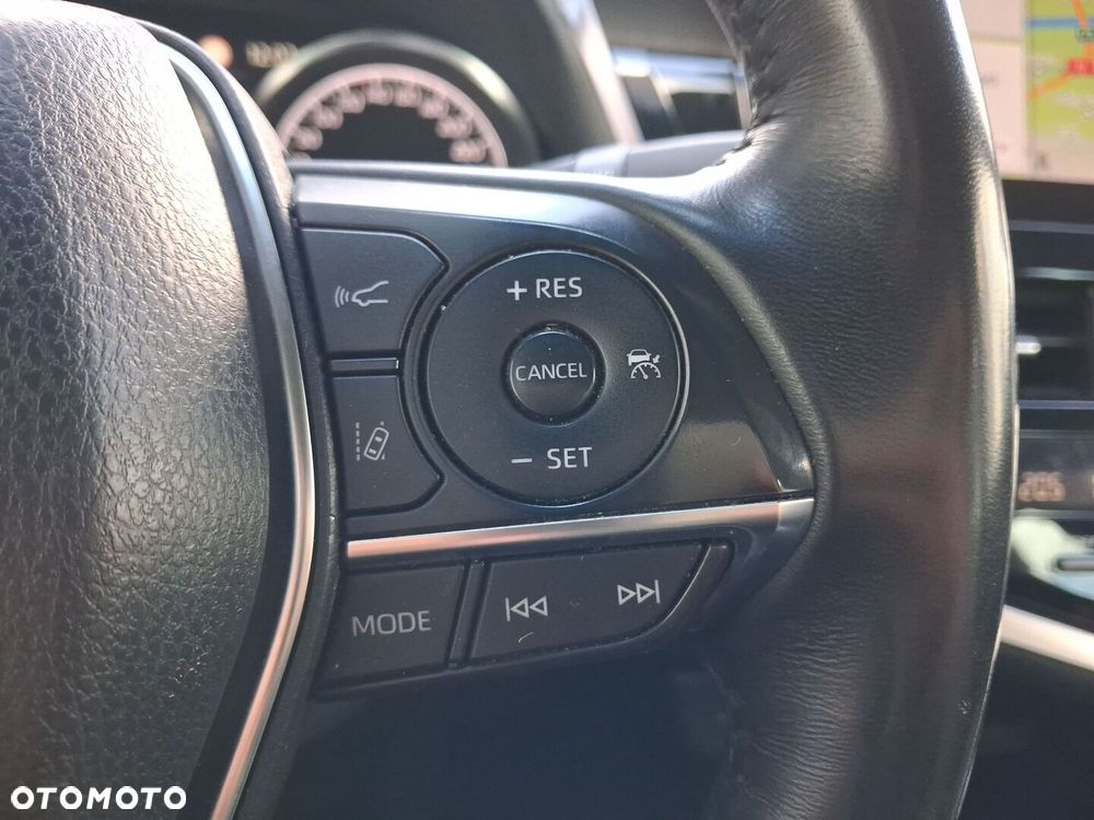 Toyota Camry 2.5 Hybrid Executive CVT - 24