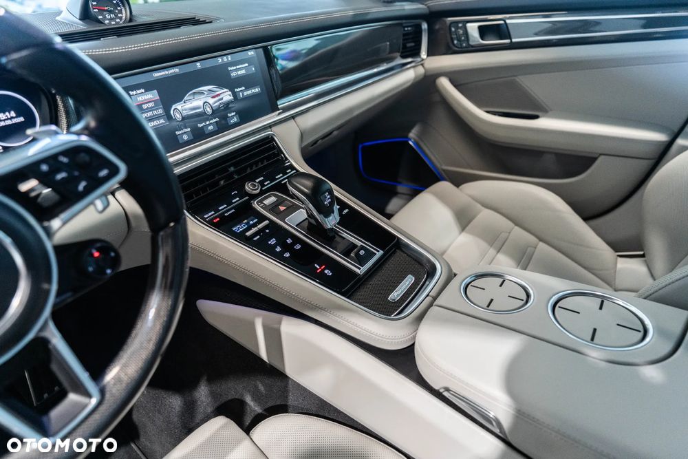 Porsche Panamera Turbo - 26