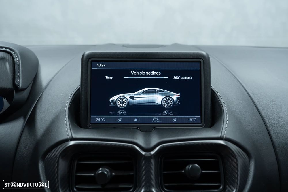 Aston Martin Vantage Coupe 4.0 Twin-Turbo V8 - 29