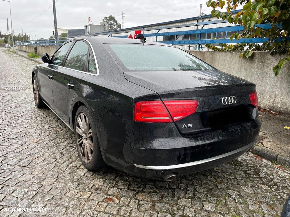 Audi A8 - 4