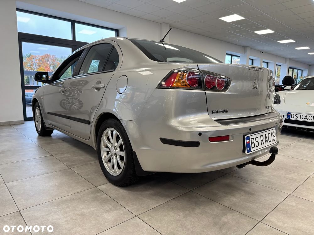 Mitsubishi Lancer 1.8 Intense - 19