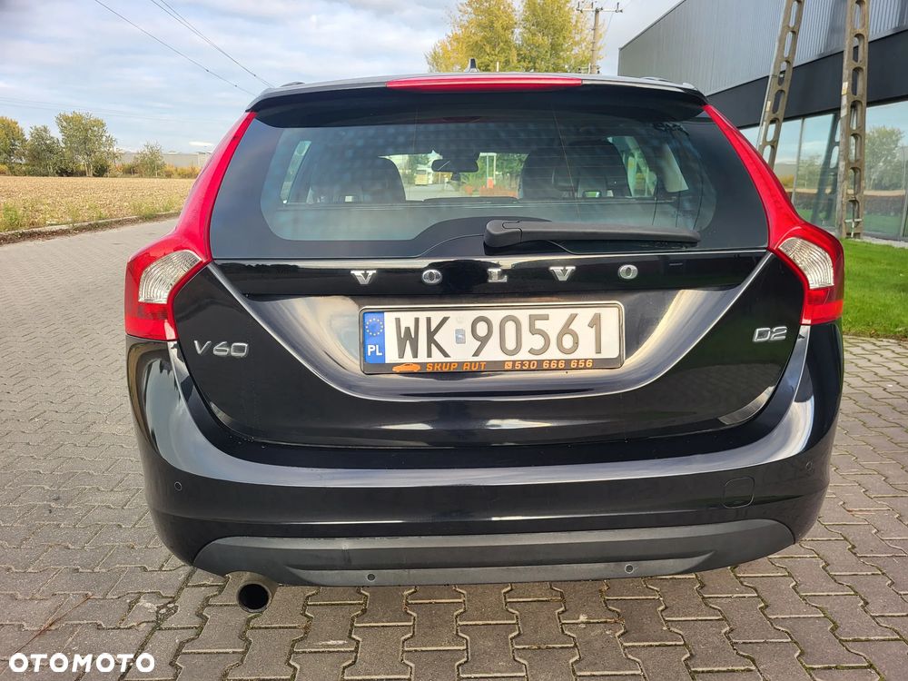 Volvo V60 D2 Momentum - 14