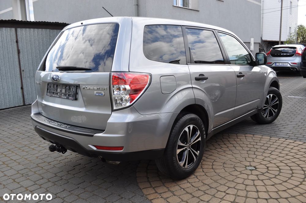 Subaru Forester 2.0D Exclusive - 9