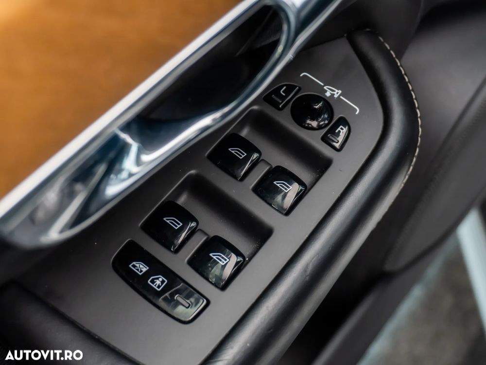 Volvo XC 90 T8 AWD Recharge Geartronic Inscription - 25