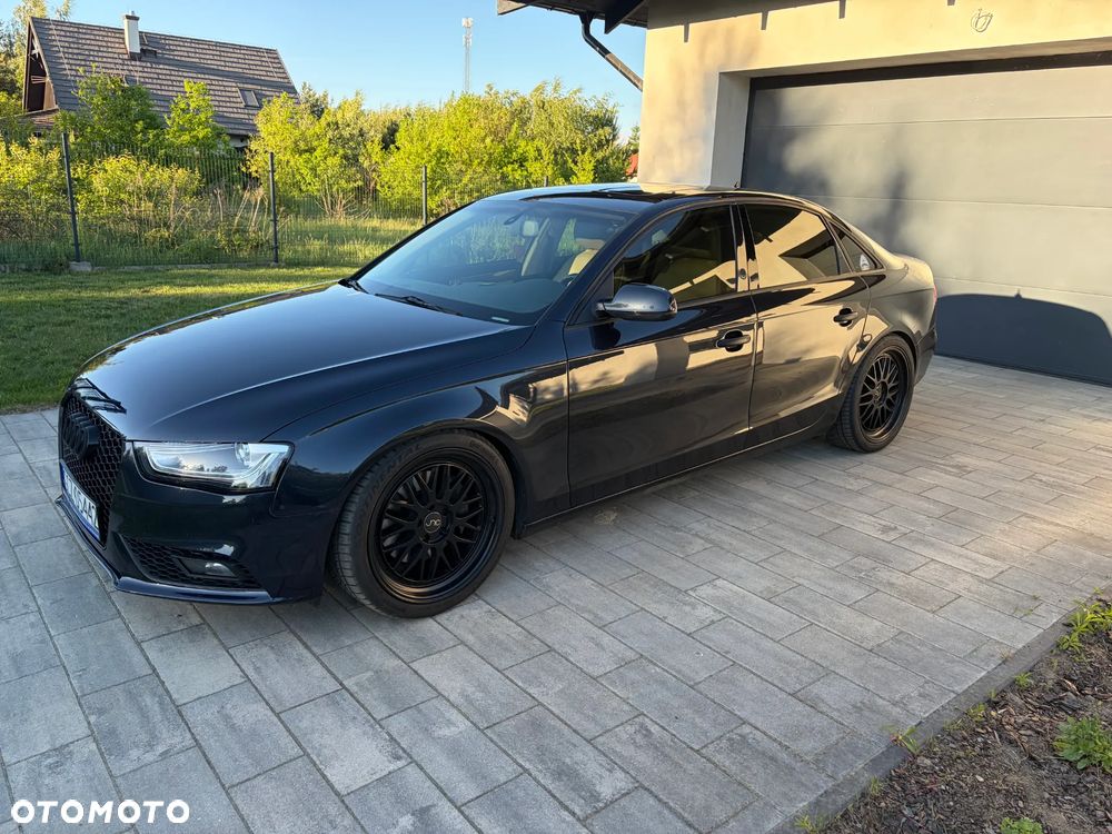 Audi A4 Limousine - 13