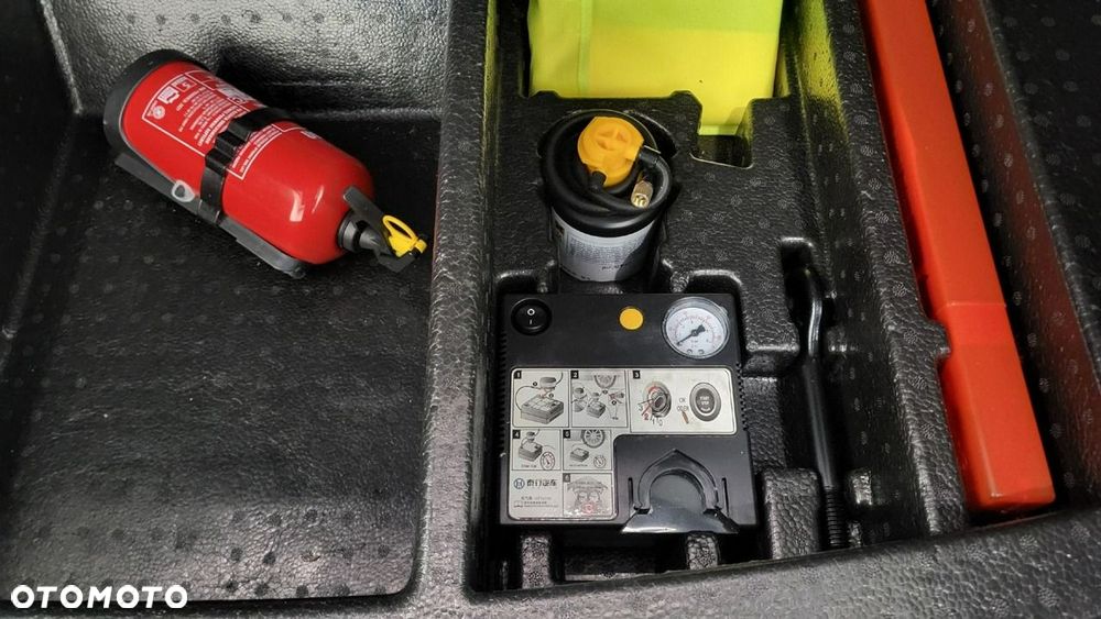 Skywell ET5 72kWh Luxury - 28