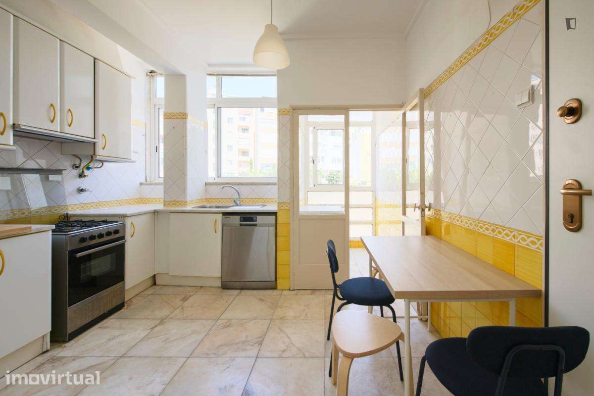 Quarto - localizado em Alcântara Lisbon - Grande imagem: 2/45