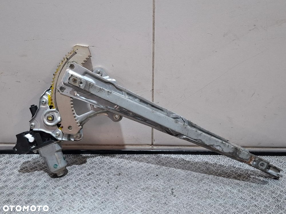 Podnośnik szyby mechanizm drzwi prawy tył Nissan Navara Rok 2017 nr 827303SB0B - 3