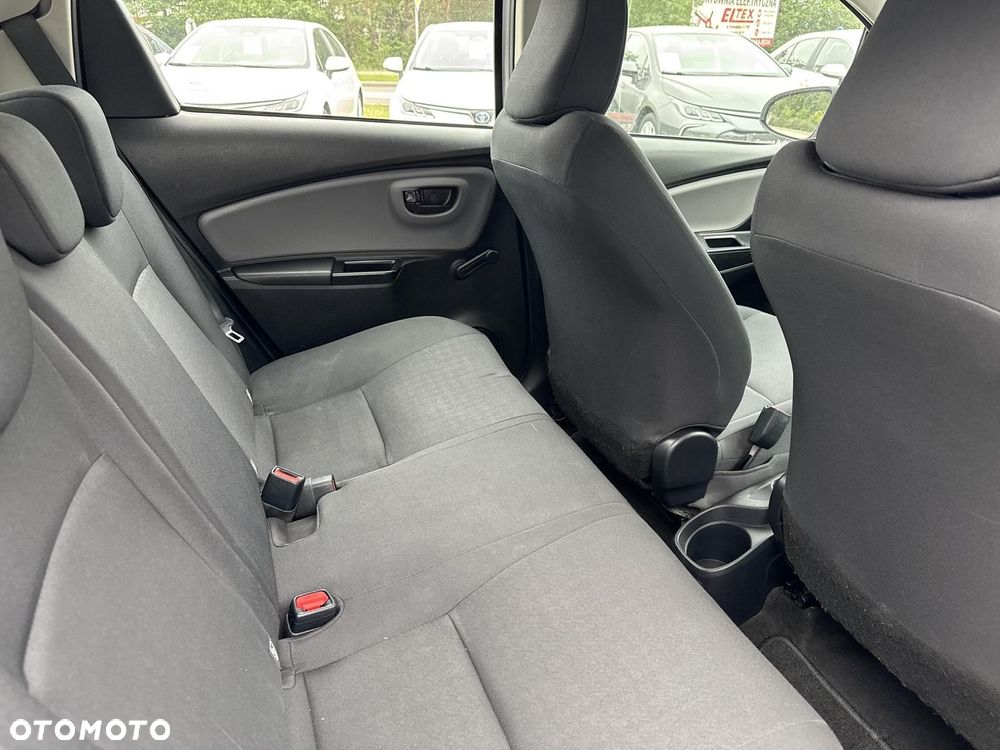 Toyota Yaris - 10
