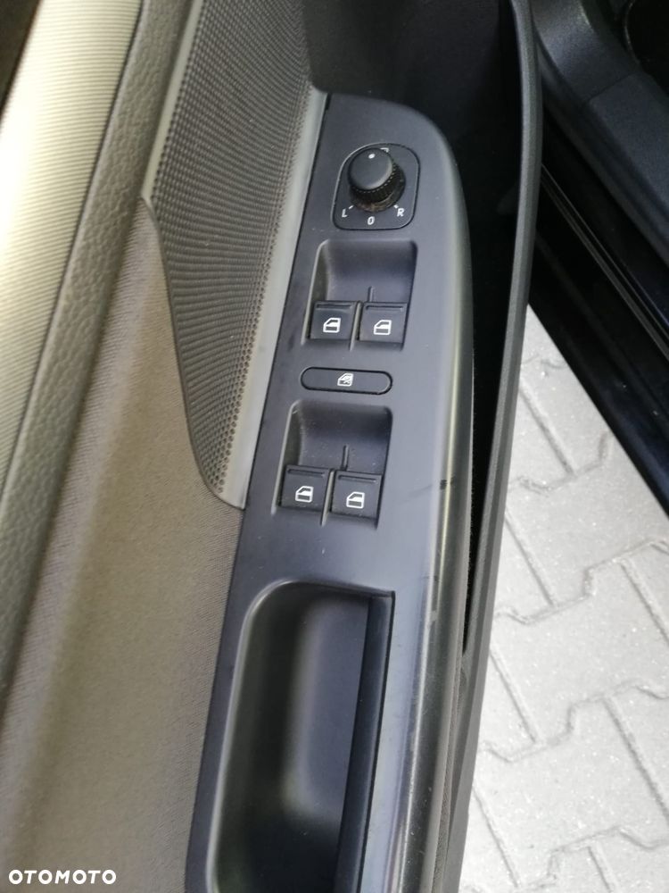 Volkswagen Golf 2.0 TDI DPF Trendline - 14