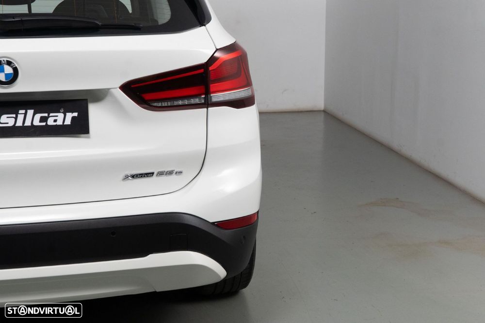 BMW X1 25 e xDrive Corporate Edition - 23