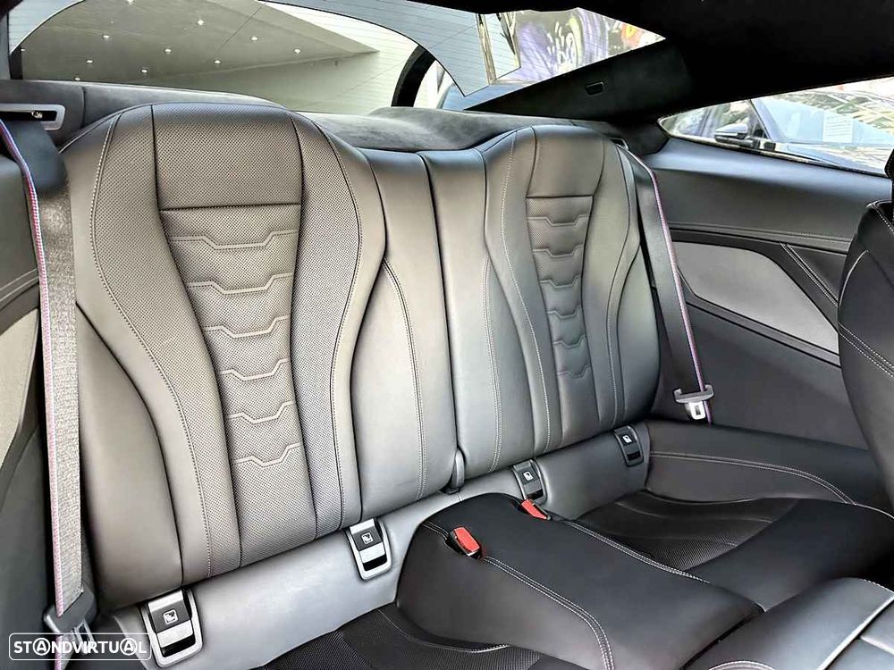 BMW M850i xDrive - 32