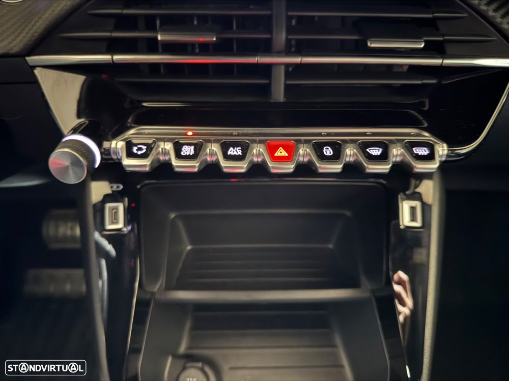 Peugeot e-2008 Allure - 22