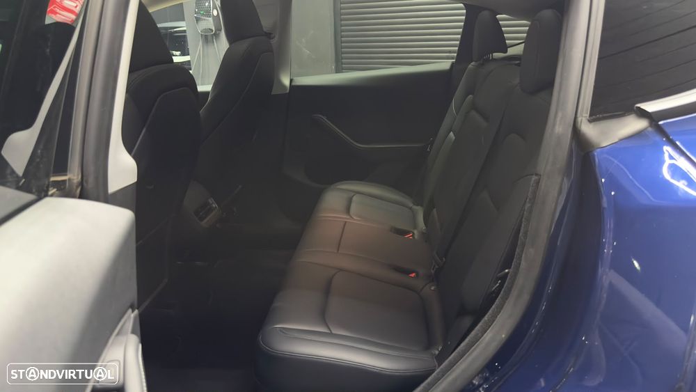 Tesla Model Y Performance Dual Motor AWD - 36