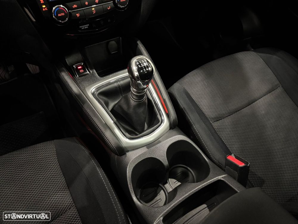 Nissan Qashqai 1.5 dCi N-Connecta 18 - 42