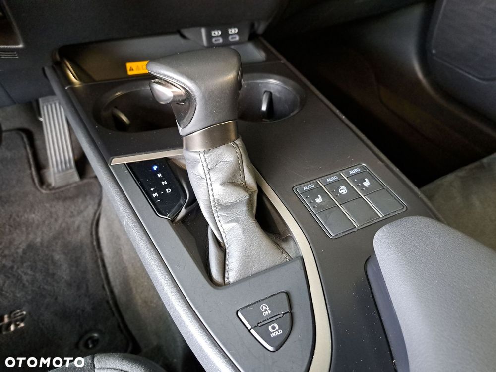 Lexus UX - 26