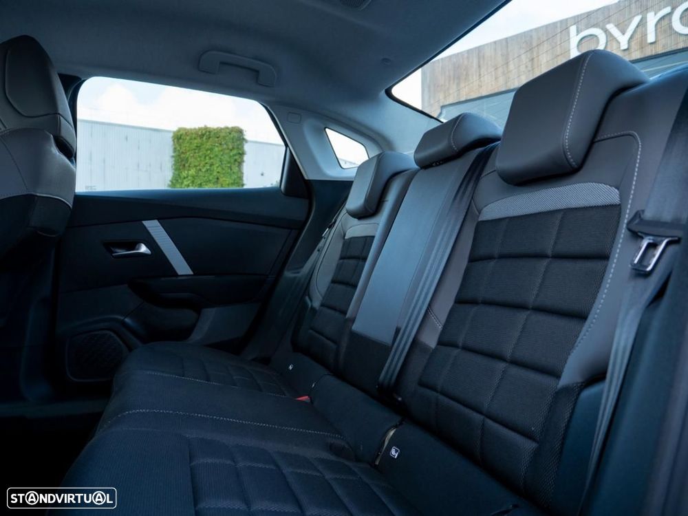 Citroën e-C4 X 54 kWh Autonomia Alargada Plus - 26