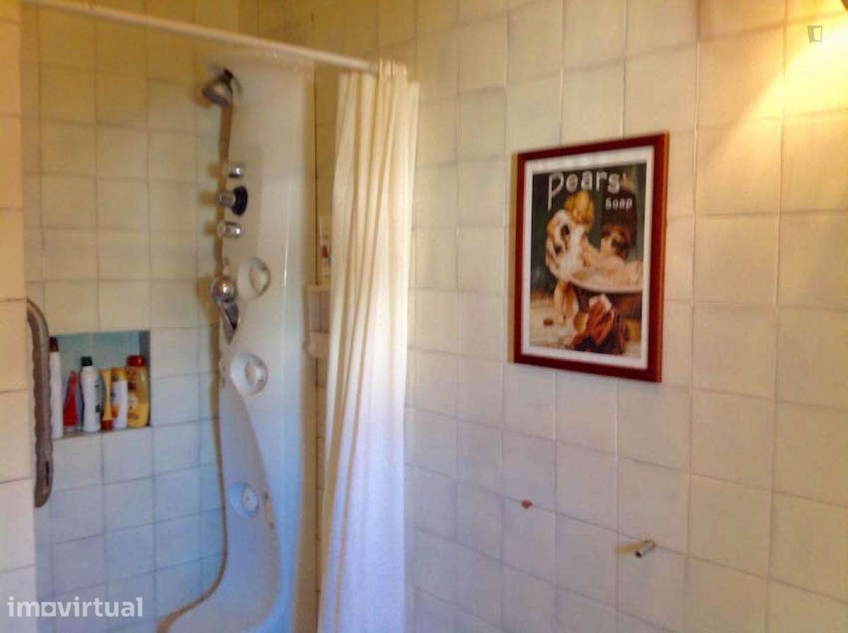 Quarto - localizado em Alvalade Lisbon - Grande imagem: 5/14