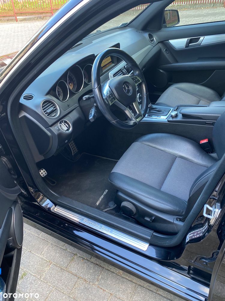 Mercedes-Benz Klasa C 250 (BlueTEC) d 4Matic 7G-TRONIC AMG Line - 7
