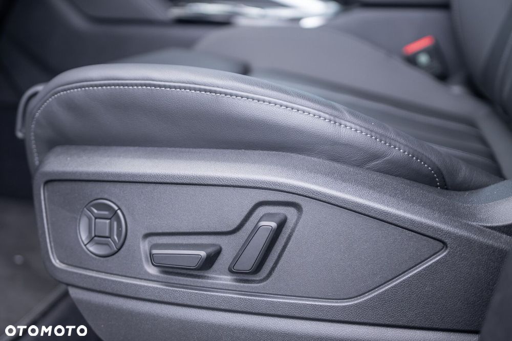 Audi Q5 Sportback - 12