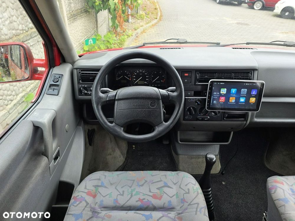 Volkswagen Multivan - 16