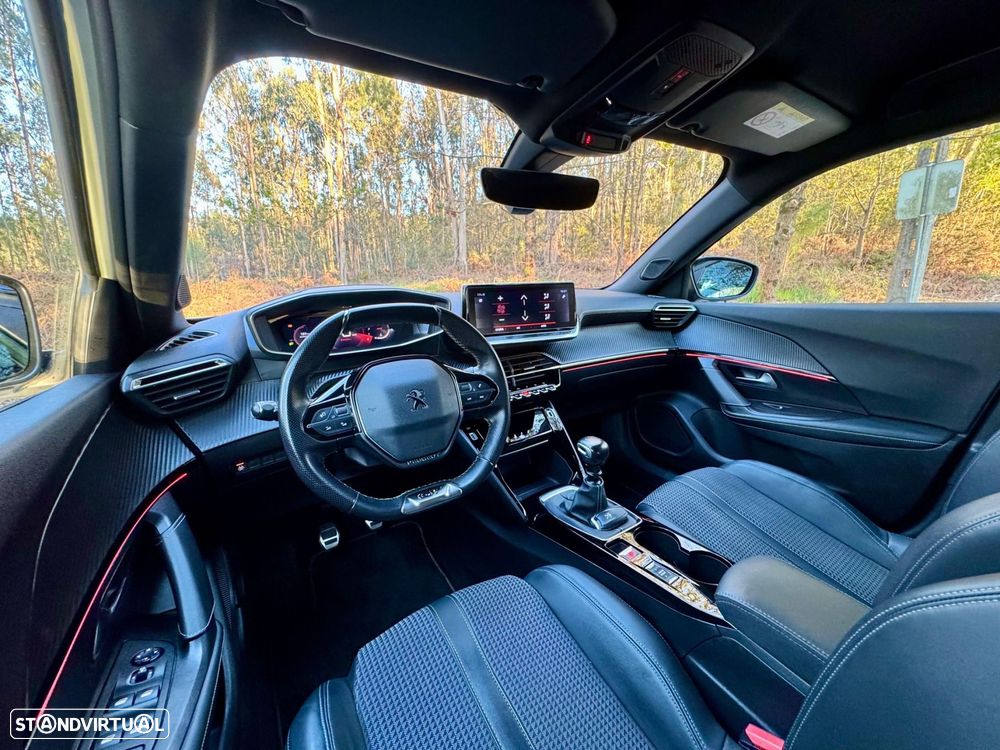 Peugeot 2008 1.2 PureTech GT Line - 27