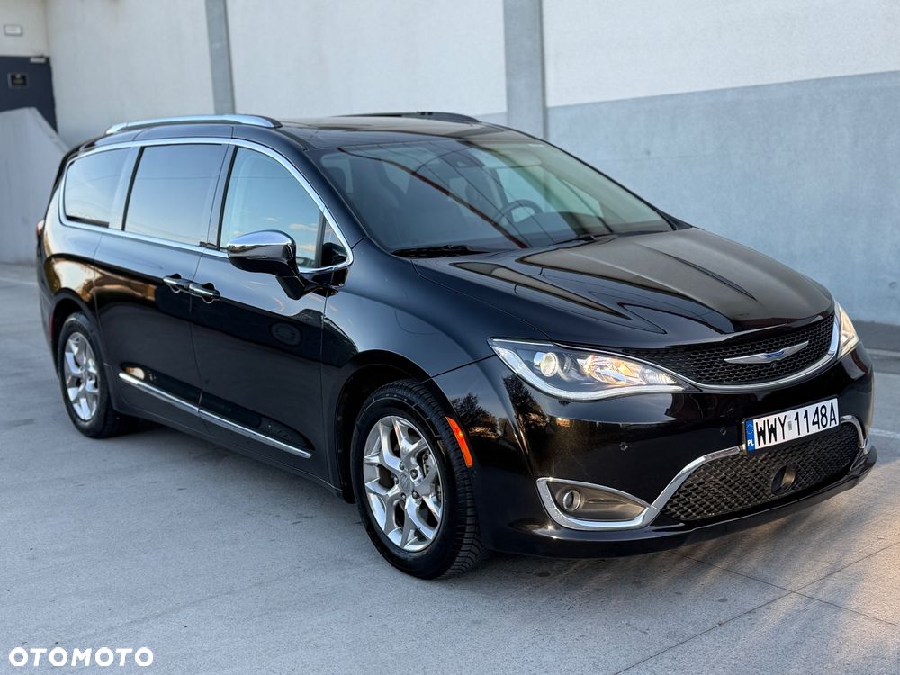 Chrysler Pacifica - 1